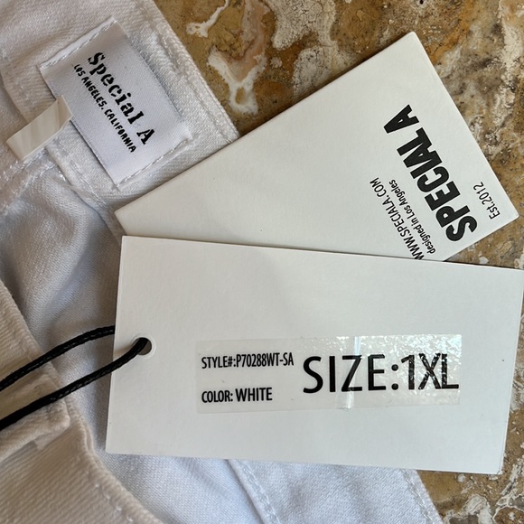 Special A NWT no flaws bright white denim with light ripping - Picture 3 of 12